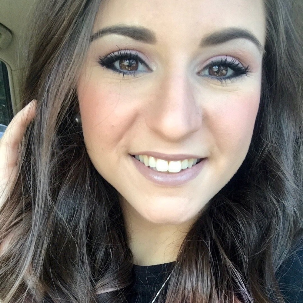 Meet your Posher, Christina